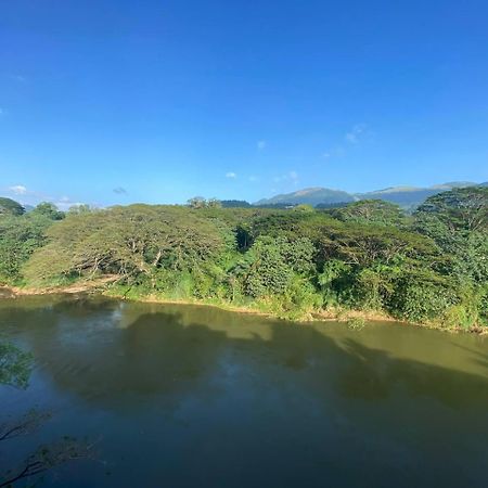 Lägenhet på 100 m² i Peradeniya, med 2 sovrum och 2 badrum  Lägenhet Kandy Exteriör bild